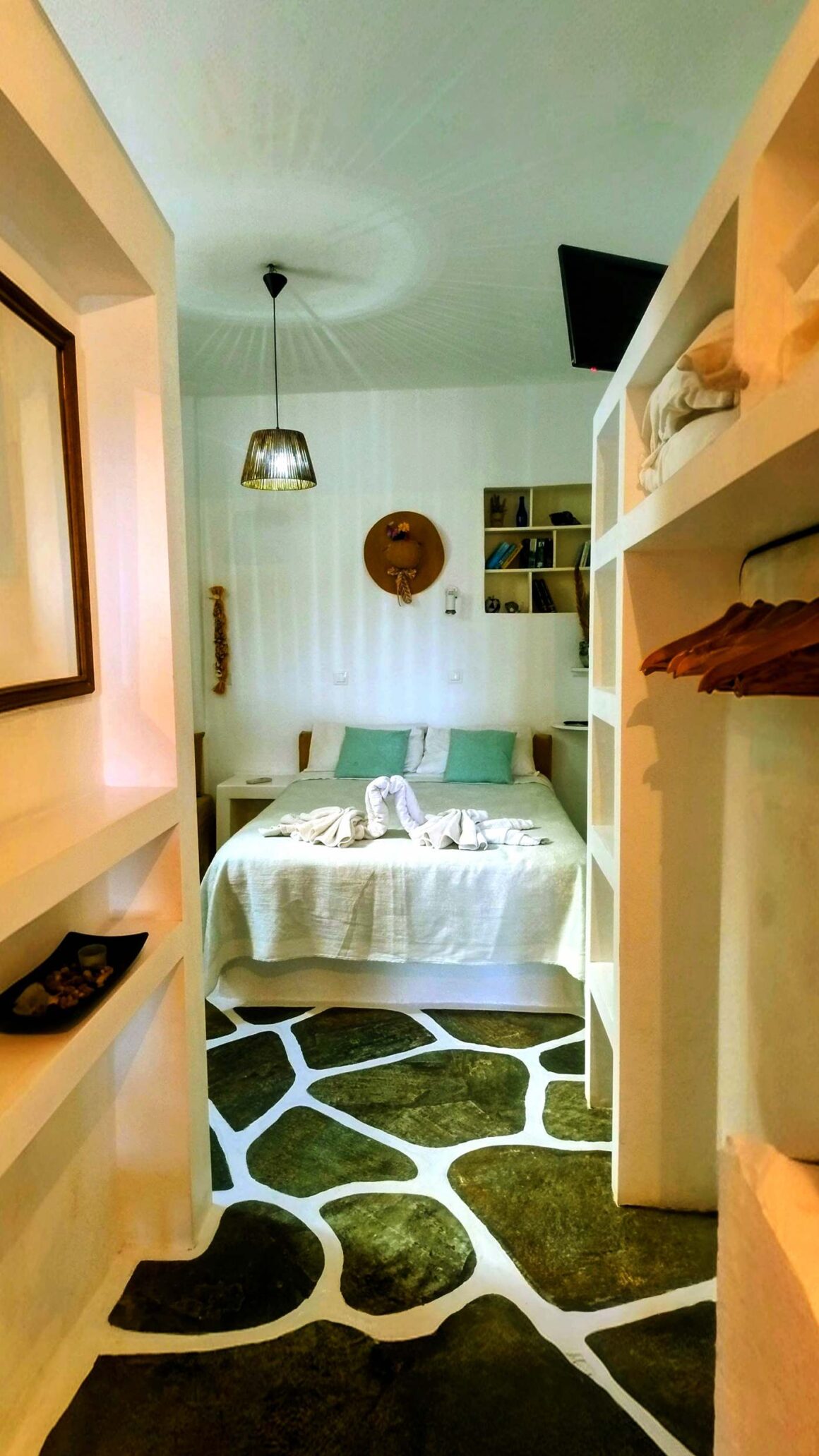4.f res Studio 2 Adults